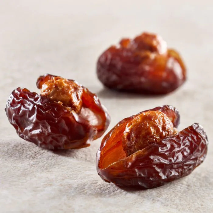 Wanan Dates with Caramelised Macadamia